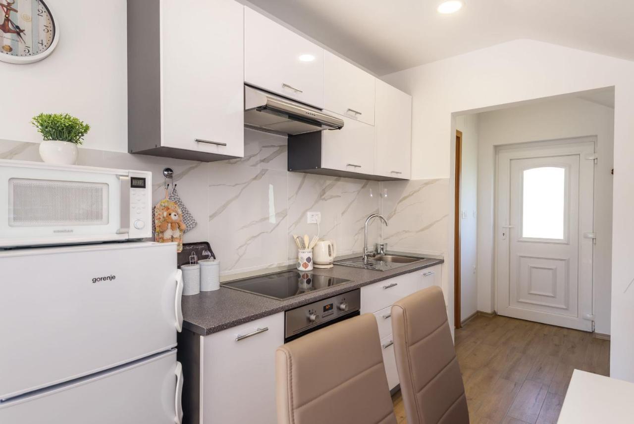 Bonaca Apartment Rogotin Exterior photo